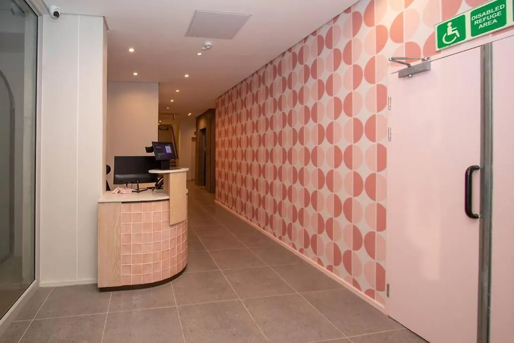 Apartment Living In The Rose De Waterkant. Cape Town