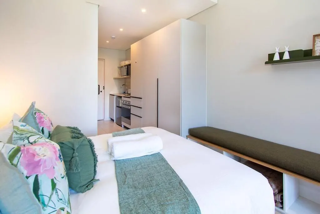 Living In The Rose De Waterkant. Cape Town 0*,  South Africa