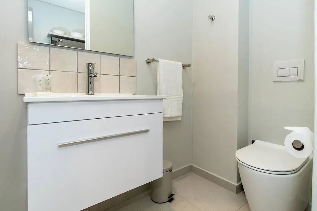 Living In The Rose De Waterkant. Cape Town Apartment
